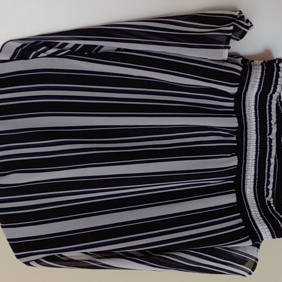 Rickie top 3/$25 - Picture 4 of 4